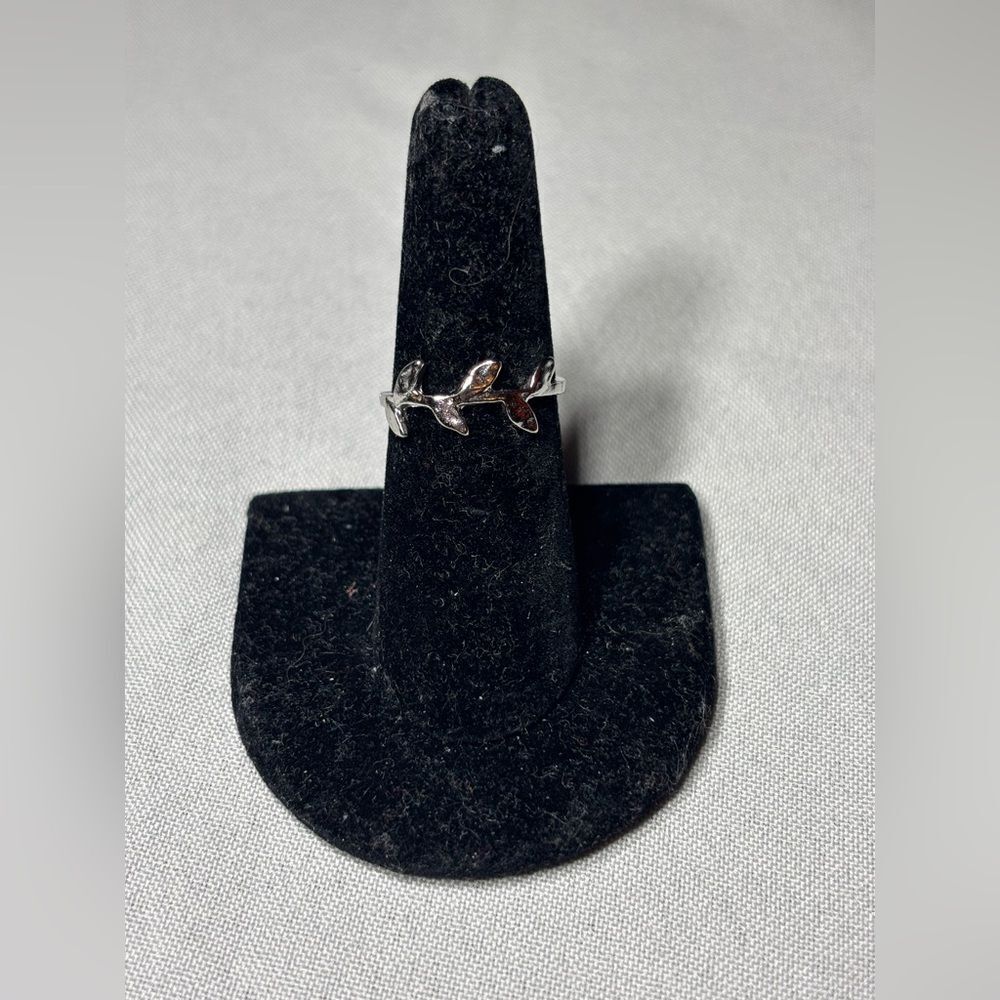 New! Leaves Silver Tone Ring Size 7 Costume Jewelry Hypoallergenic